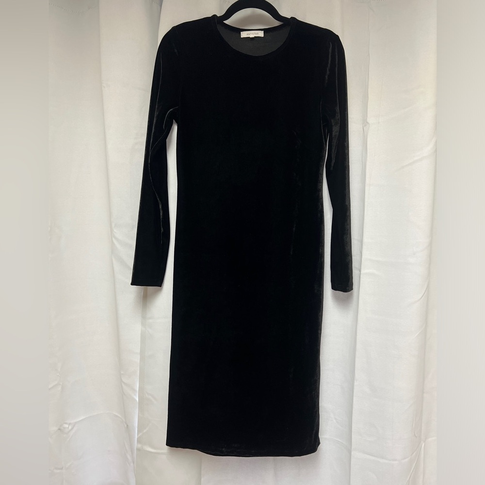 Black Velvet Long Sleeve Midi Dress